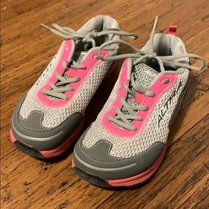 Size 5 Women’s/Size 3 Youth Altra Running Shoes